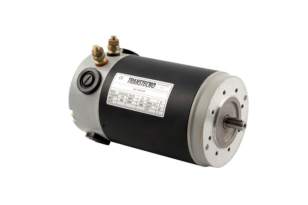 Silnik DC 250W 24V, na łapach, kable 2x1,5mm L=250mm, uszczelnienie wejścia kabli, wałek wyjściowy, wtyczka, bez koła pasowego